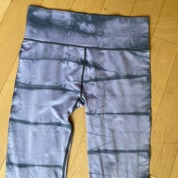 ZELLA BNWOT Seamless Ankle Leggings Sz Small Purple New Pull on Hi Waist. - Picture 3 of 6